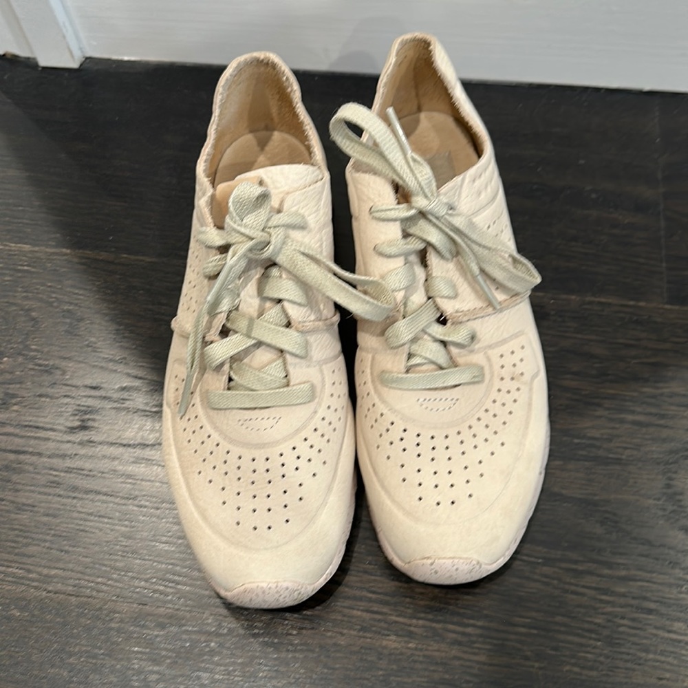 UGG TYE Cera Leather Women Treadlite Sneakers 8.5